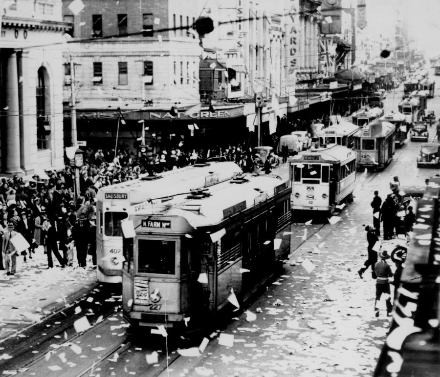 1945. Queen Street, A II. vh.-s győzelmi ünnepség..jpg