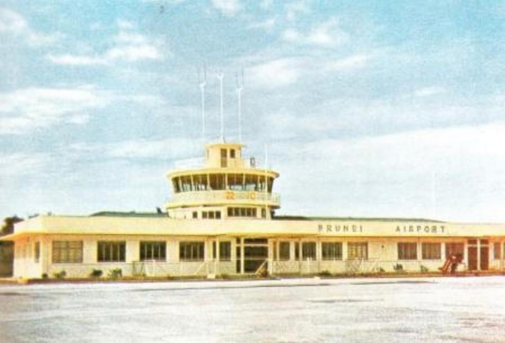16_old_brunei_airport_1960s.jpg