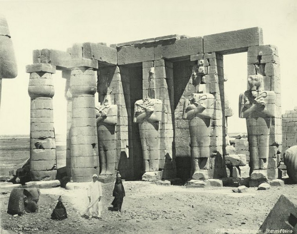 Ramesseum, statues of Osiris.jpg