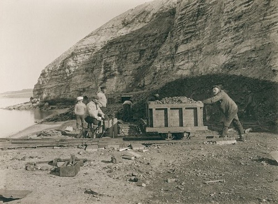 Greenland in the Late 19th to Early 20th Century (14).jpg