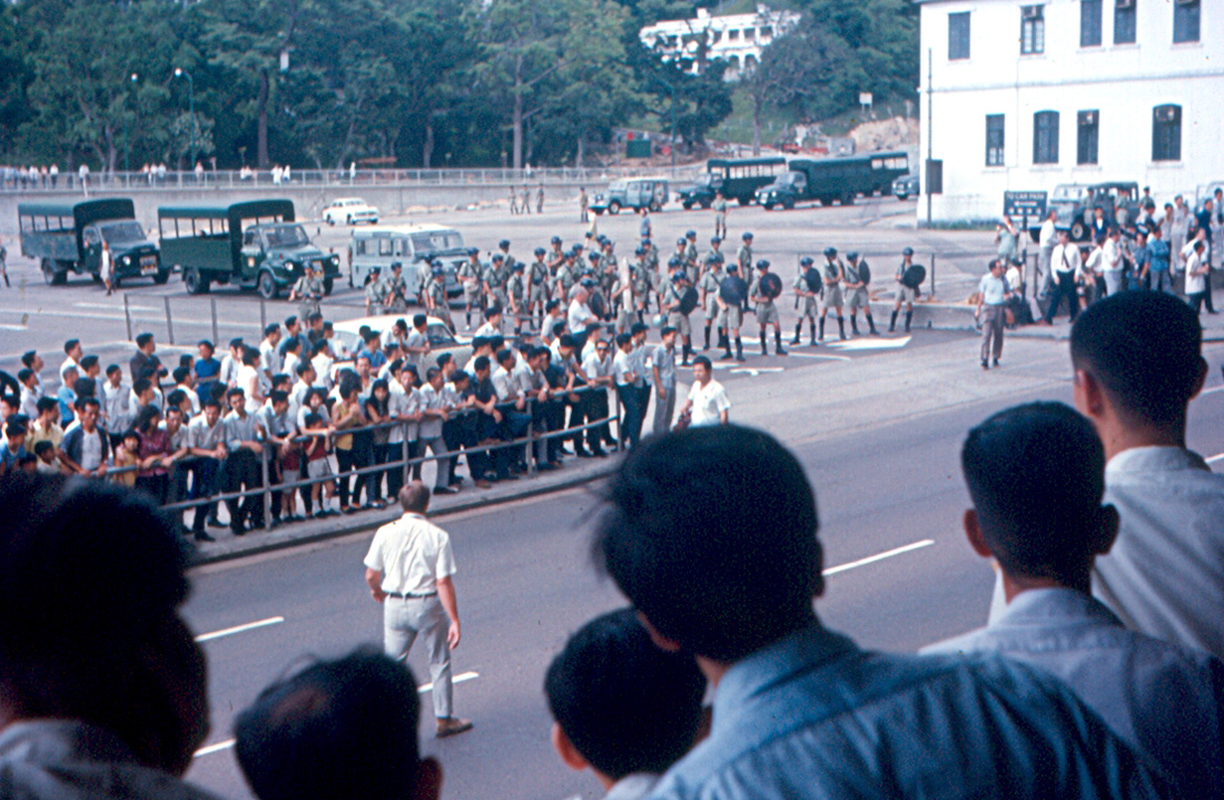 1967_hong_kong_riots-communists_and_police.jpg