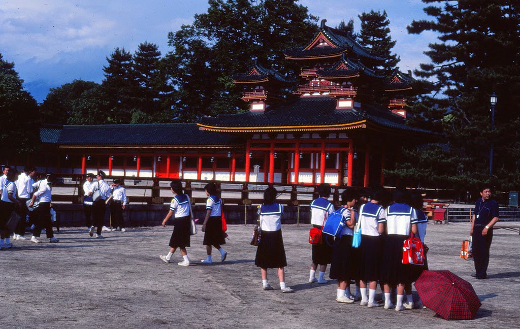 everyday_life_of_japan_in_1982_17_.jpg