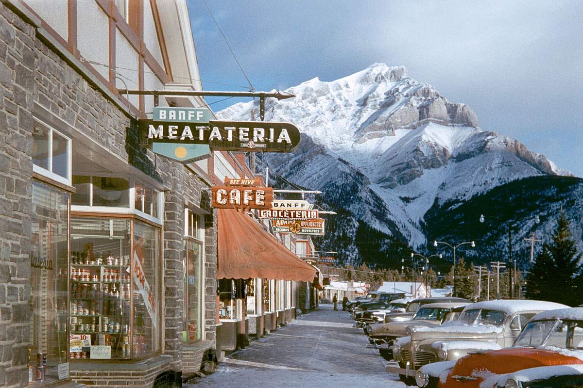 fred-herzog-vancouver-streets-in-1950s-and-1960s-02.jpg