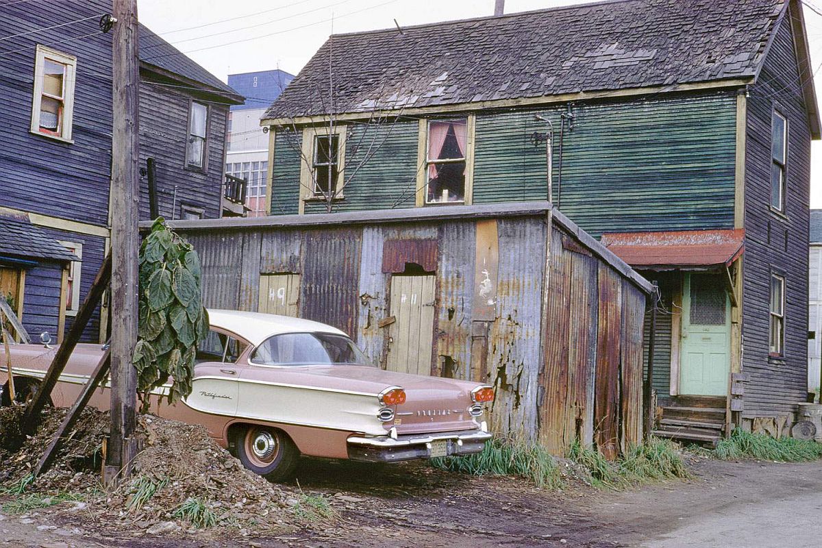 fred-herzog-vancouver-streets-in-1950s-and-1960s-13.jpg