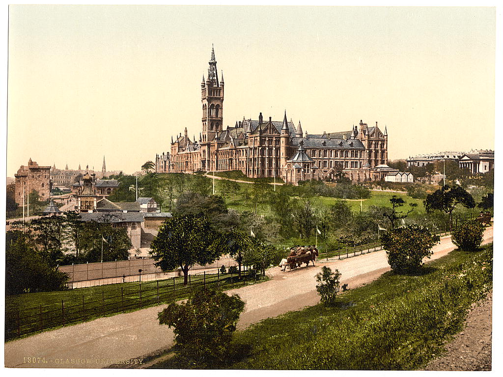 1. A Glasgow University a Kelvinsgrove Parkból nézve.jpg