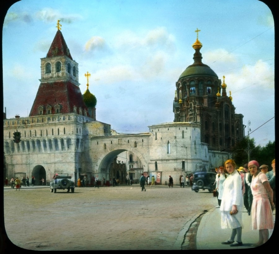 A Vlagyimir-kapu a Lubjanka téren, lebontva 1934-ben