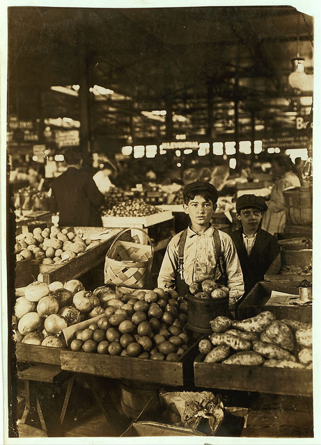Old Photos of Child Labor between 1908 and 1924 (39).jpg