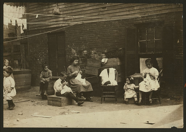 Old Photos of Child Labor between 1908 and 1924 (48).jpg