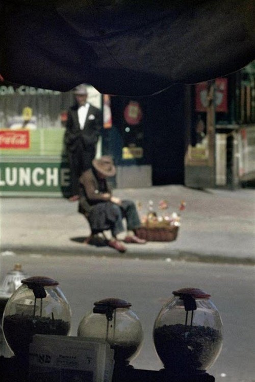 Saul Leiter’s 1950s New York in colours (14).jpg