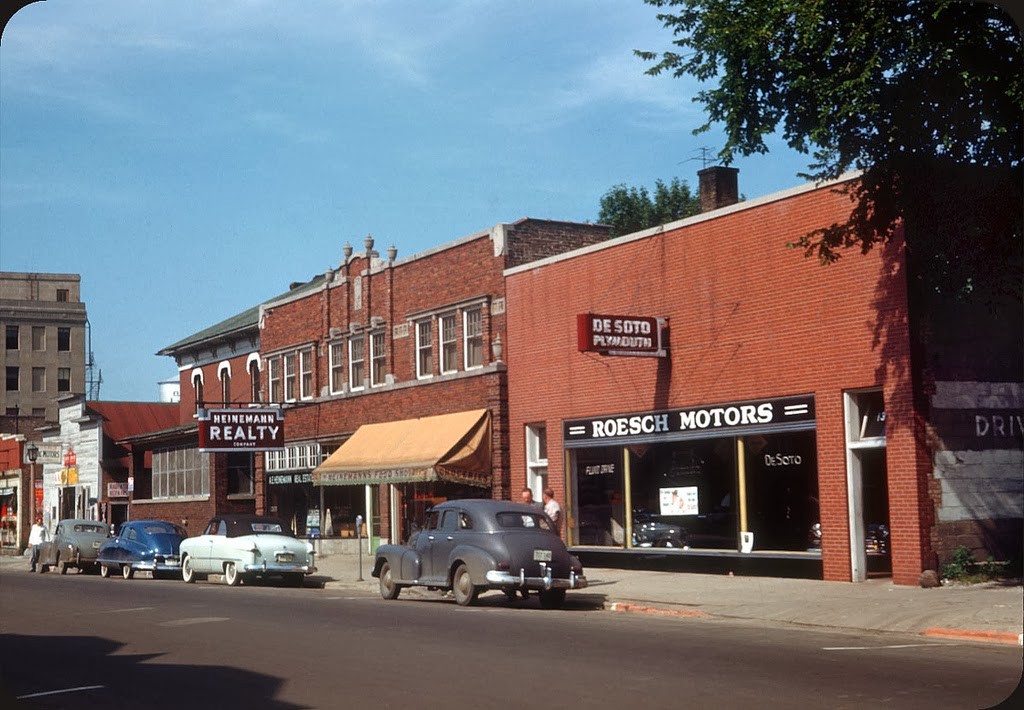 07 Desoto Dealer, Elmhurst, IL - 1951.jpg