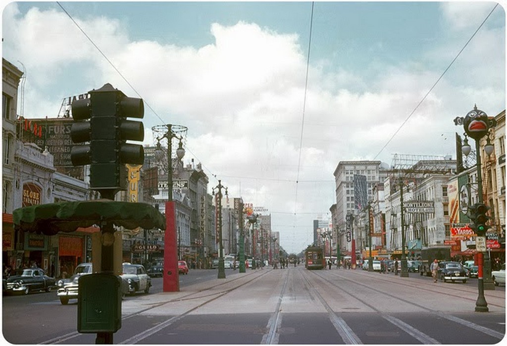 16_Canal_St._New_Orleans_1955.jpg