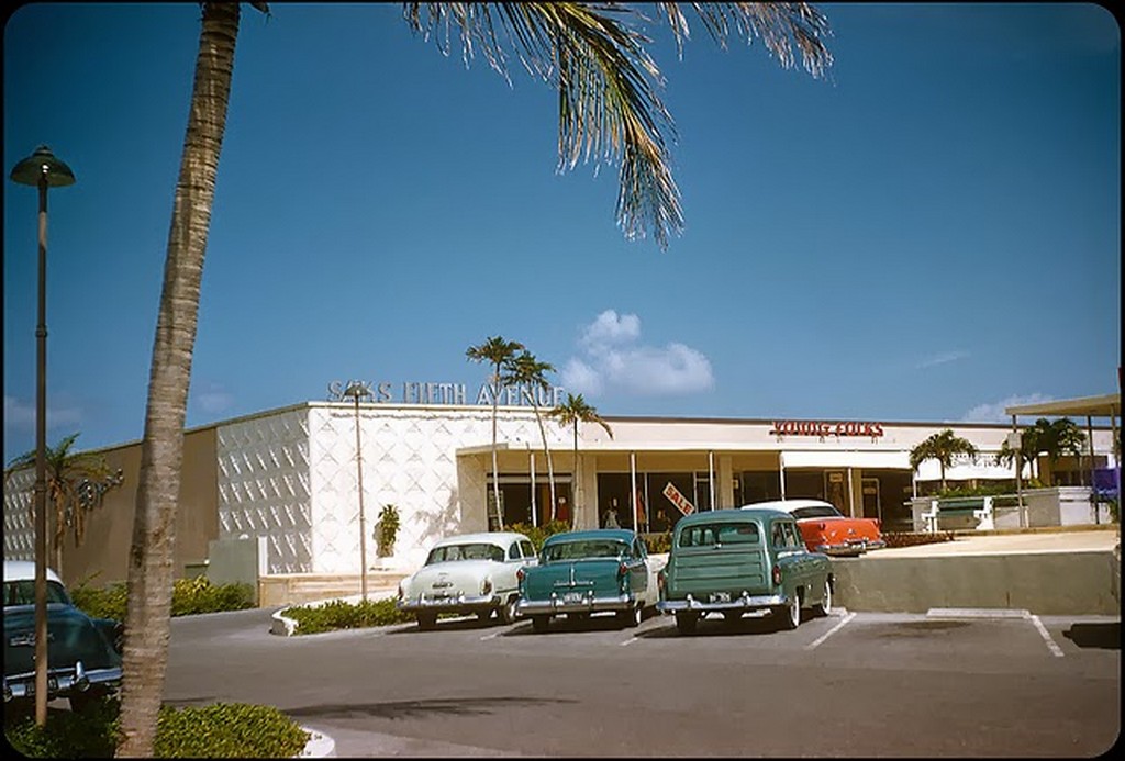 32 Sunrise Shopping Center — Mid-Century Modern Ft. Lauderdale, 1956.jpg