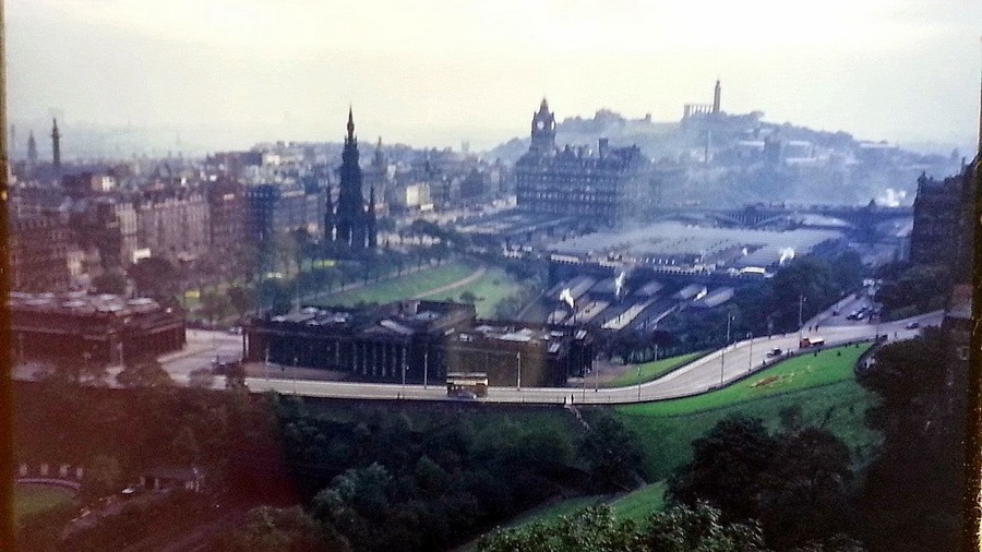 Streets of Edinburgh, Scotland in Color in the 1950s (10).jpg
