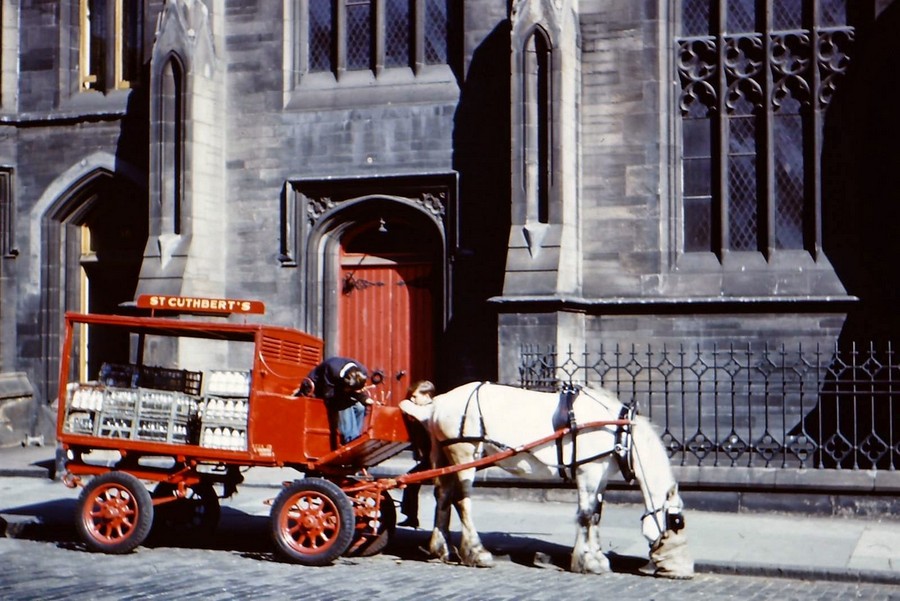 Streets of Edinburgh, Scotland in Color in the 1950s (15).jpg