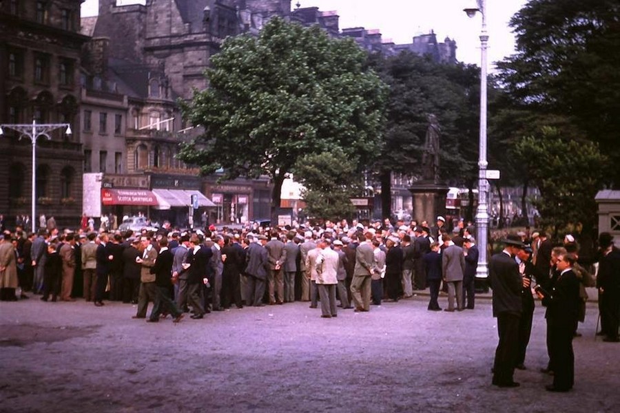 Streets of Edinburgh, Scotland in Color in the 1950s (17).jpg