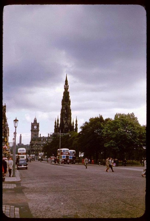 Streets of Edinburgh, Scotland in Color in the 1950s (18).jpg