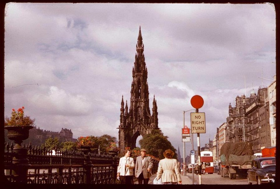 Streets of Edinburgh, Scotland in Color in the 1950s (19).jpg