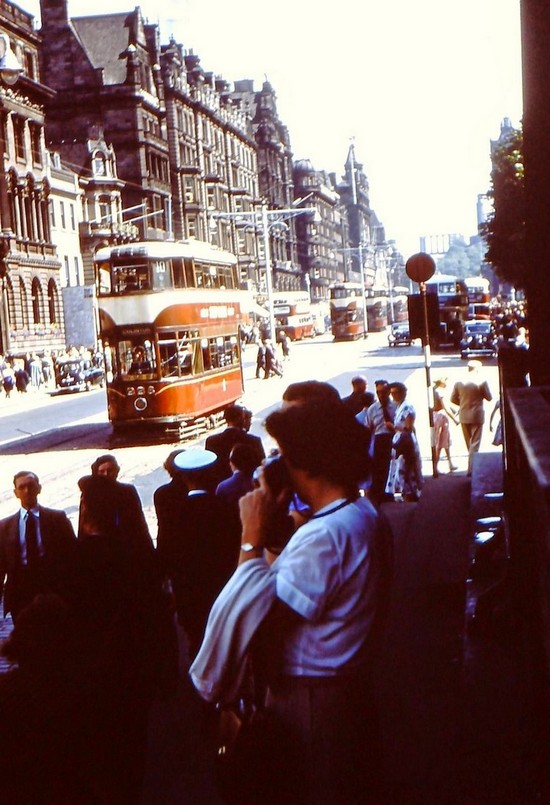 Streets of Edinburgh, Scotland in Color in the 1950s (2).jpg