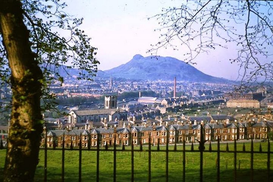 Streets of Edinburgh, Scotland in Color in the 1950s (21).jpg