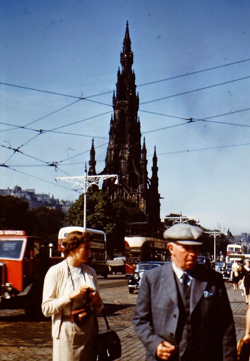 Streets of Edinburgh, Scotland in Color in the 1950s (9).jpg