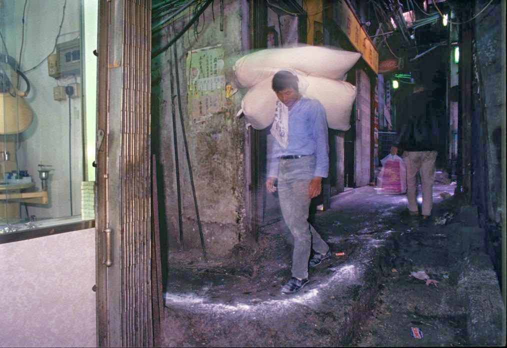 Kowloon Walled City, Hong Kong in the 1980s (10).jpg