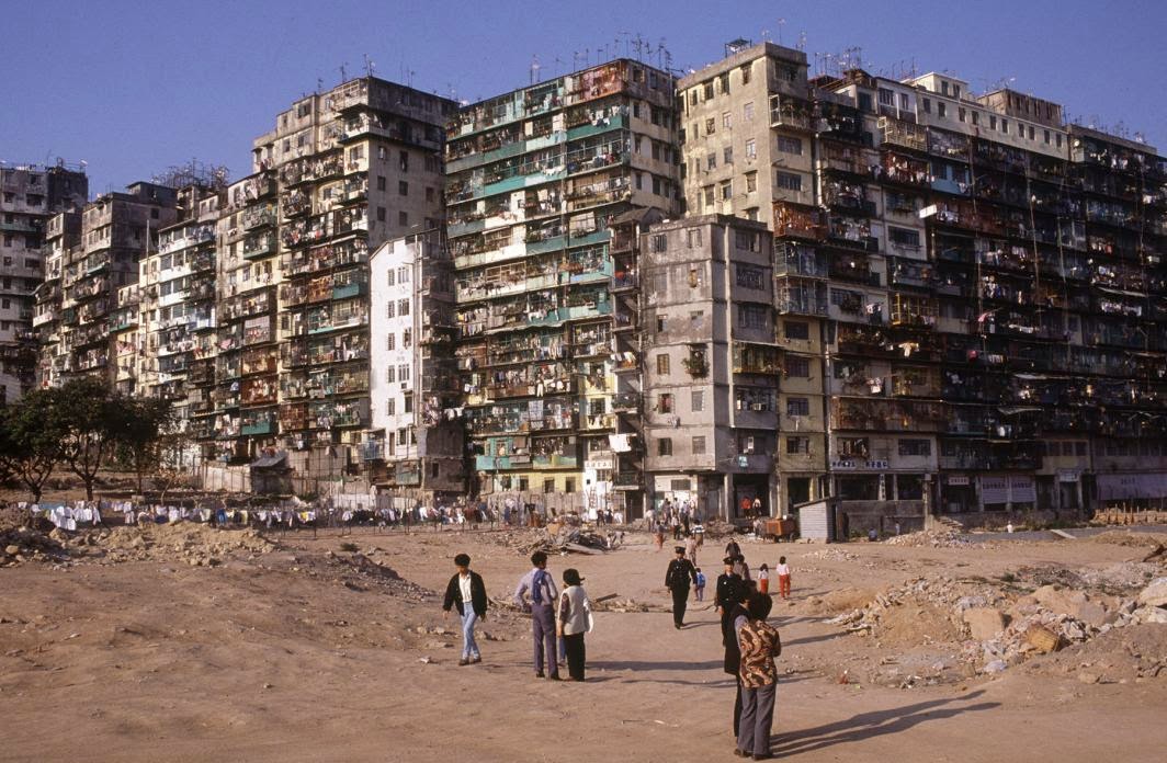Kowloon Walled City, Hong Kong in the 1980s (25).jpg