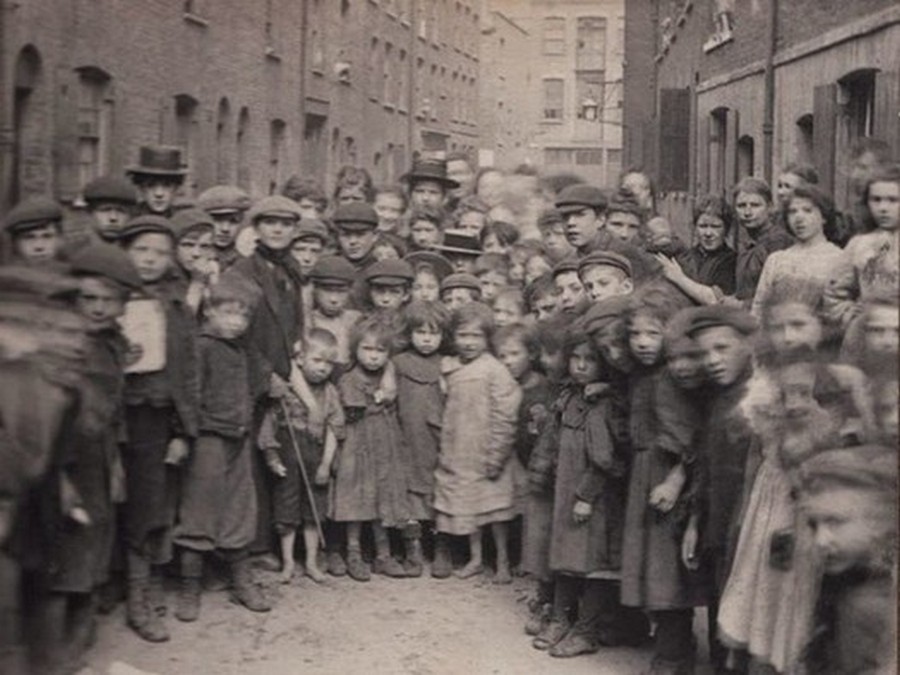 london_street_children_1900s_19.jpg