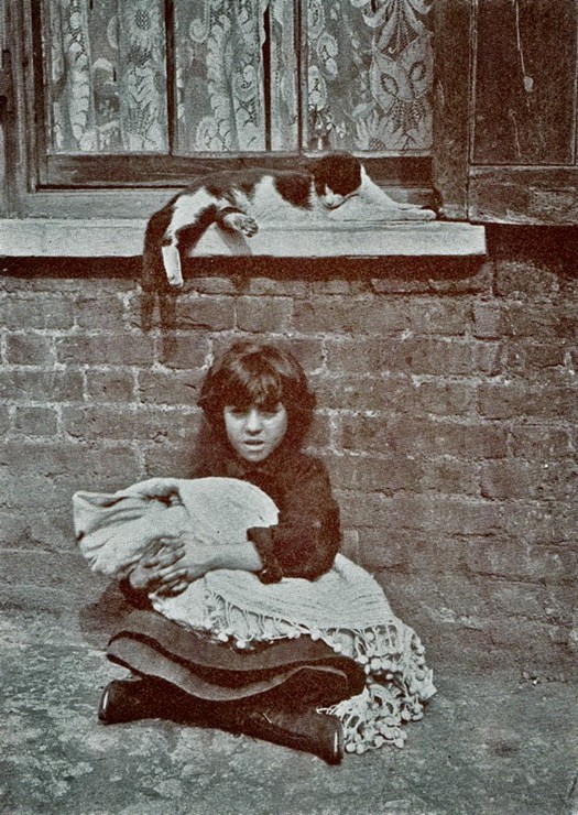 london_street_children_1900s_5.jpg