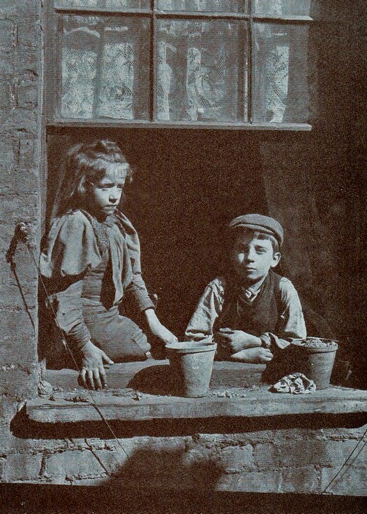 london_street_children_1900s_6.jpg