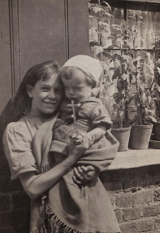 london_street_children_1900s_8.jpg