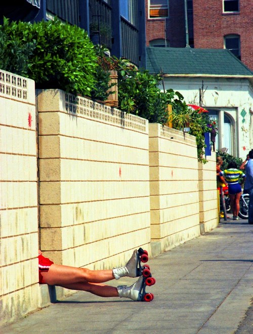 Rollerskaters at Venice Beach, California, 1979 (13).jpg