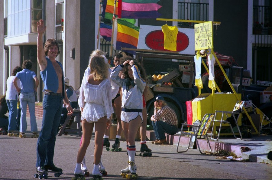 Rollerskaters at Venice Beach, California, 1979 (32).jpg