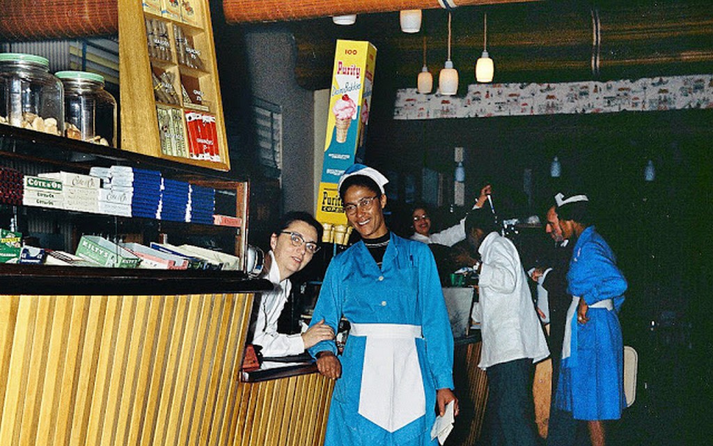 1960_unknown_restaurant.jpg