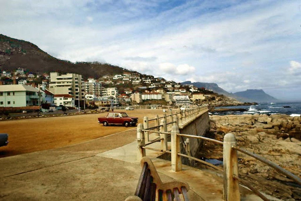 1970_sea_point_looking_towards_bantry_bay.jpg