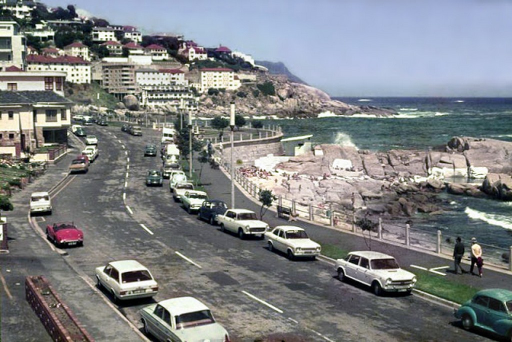 1972_saunders_rock_2c_bantry_bay.jpg