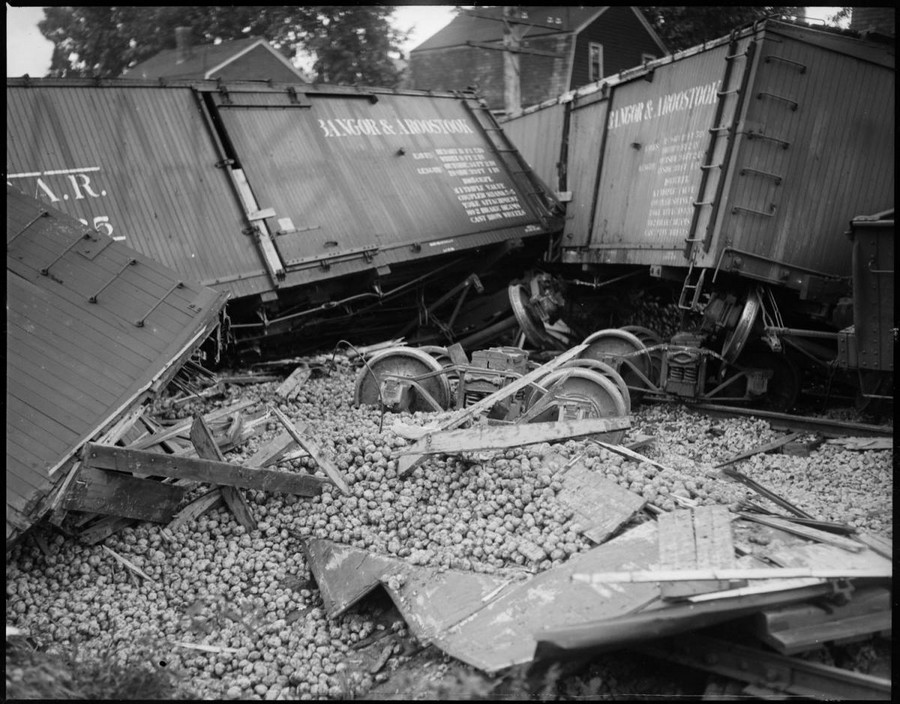 1928. Krumpliszállító szerelvény balesete..jpg