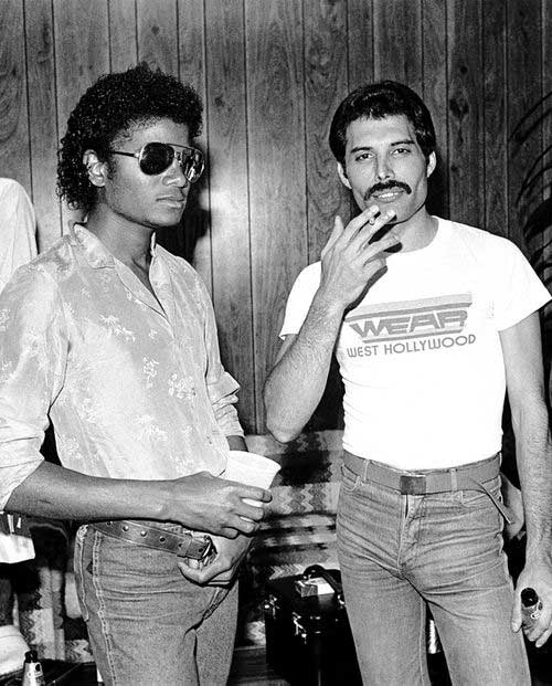 1980. Michael Jackson és Freddie Mercury a színfalak mögött. The Los Angeles Forum.jpg