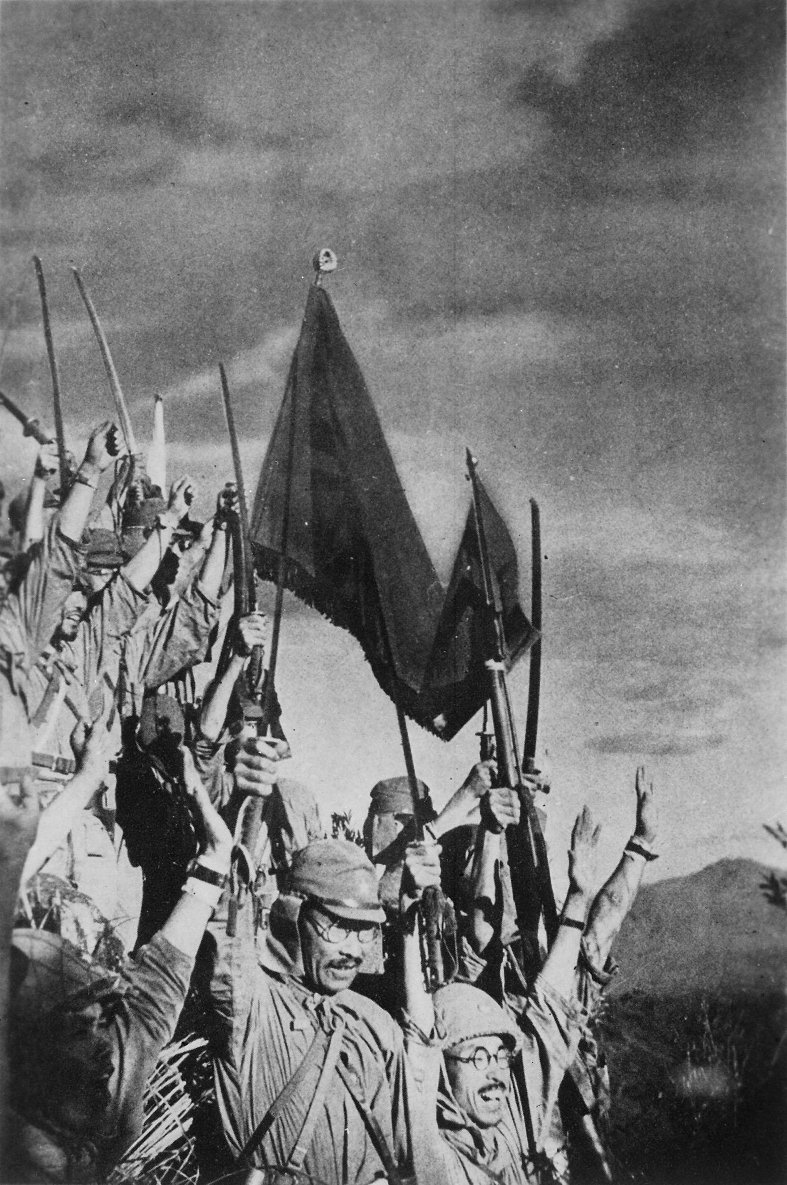 1942. Battan-i győzelmüket ünneplő Japán katonák.jpg
