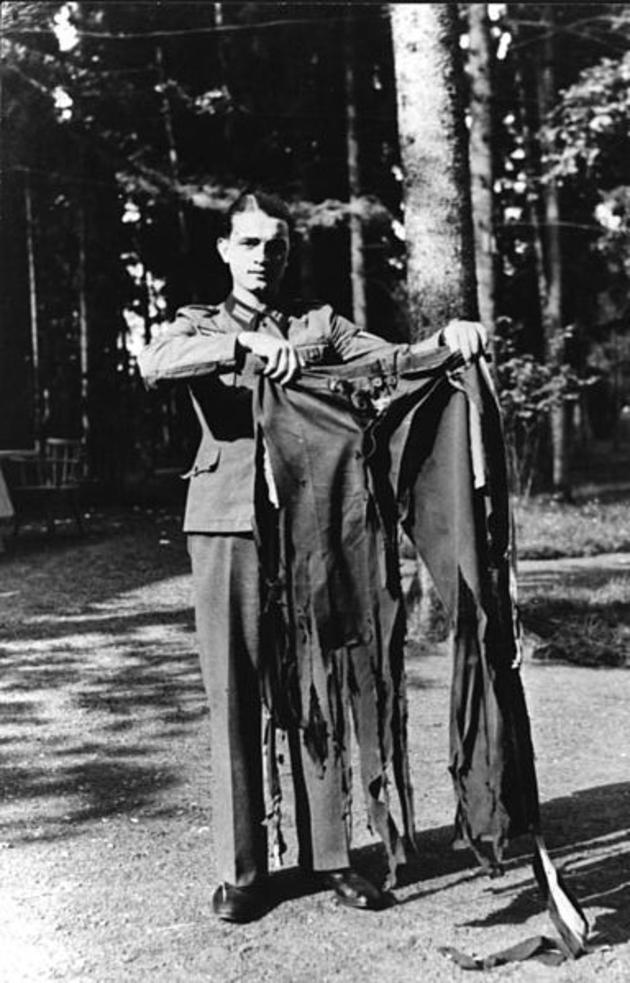 1944hitler-pants_1944.jpg