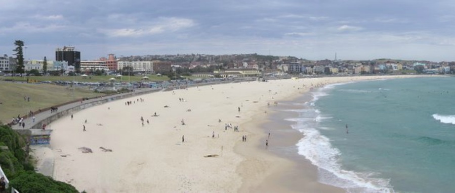 1900_2010. Bondi Beach Sydney, Australia.jpg