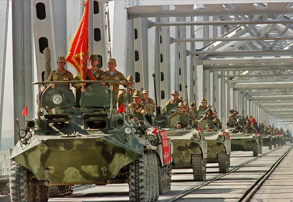 1988. Szovjet csapatok kivonulása Afganisztánból. A szovjetek Vietnamjának tartott országban a csaknem 10 évig elhúzódó harcban sem politikai, sem gazdasági eredményt nem tudtak elérni kivonulásukig..jpg