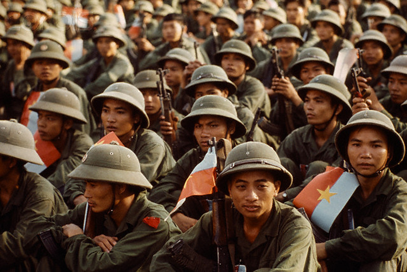 fall-of-saigon-13.jpg