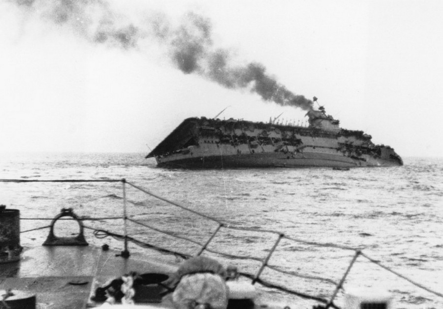 Nagy-Britannia: 1939. szeptember 17. A brit repülőgép-hordozó HMS Courageous-t megtámadta a német U-29 tengeralattjáró és 20 perc alatt elsüllyedt. 518 halott.
