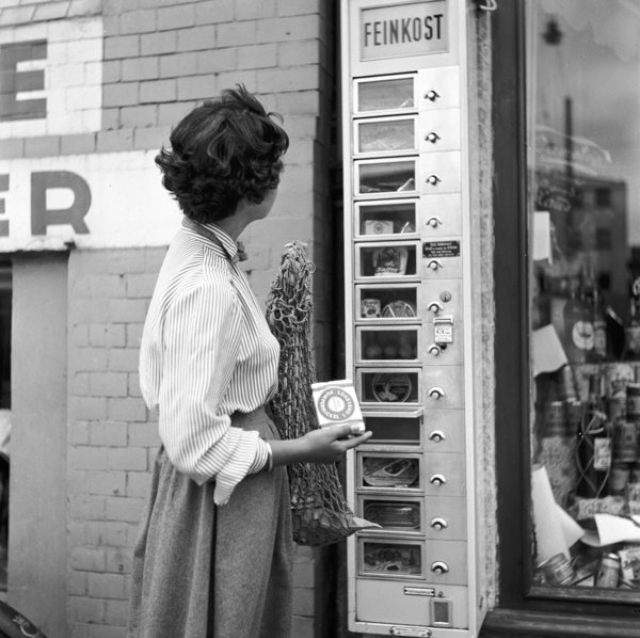 vintage-vending-machines-25.jpeg