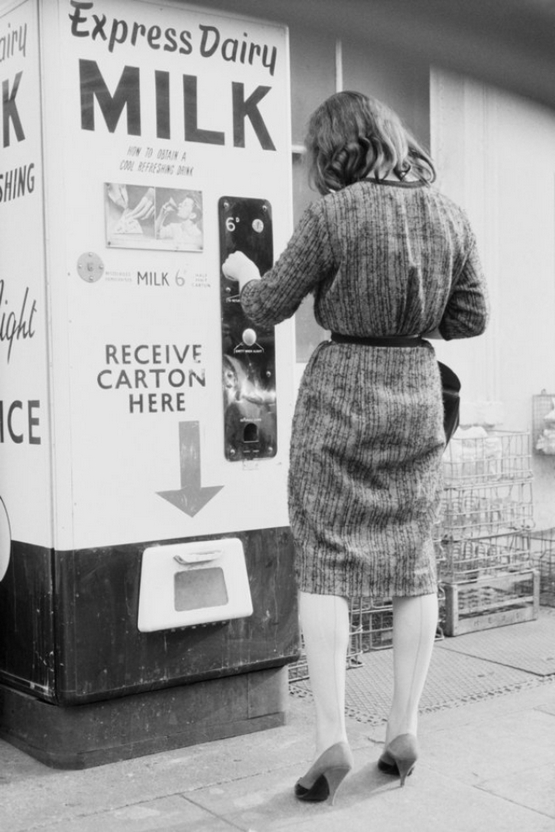 vintage-vending-machines-27.jpeg
