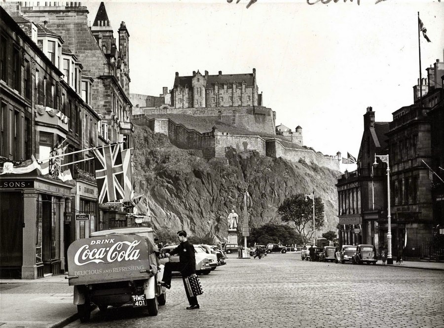 1953. Edinburgh_cr.jpg