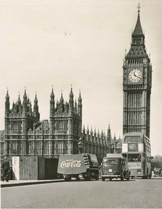 1953. London.jpg