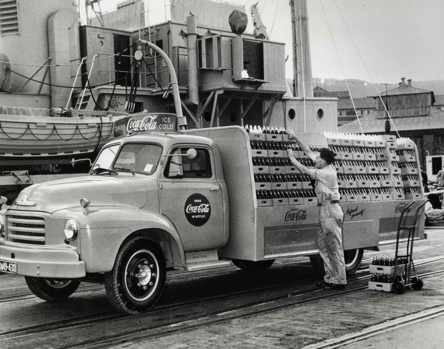 1957. New Zealand antarctic supply ship Endeavor.jpg