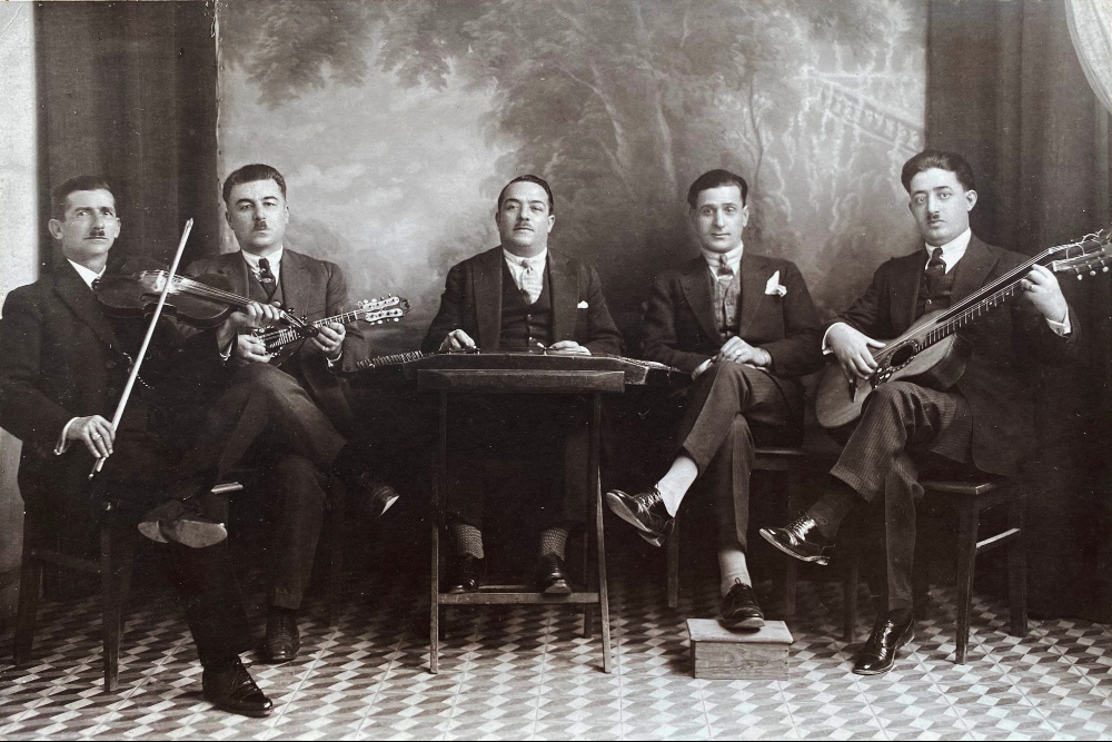 rebetiko1.jpg