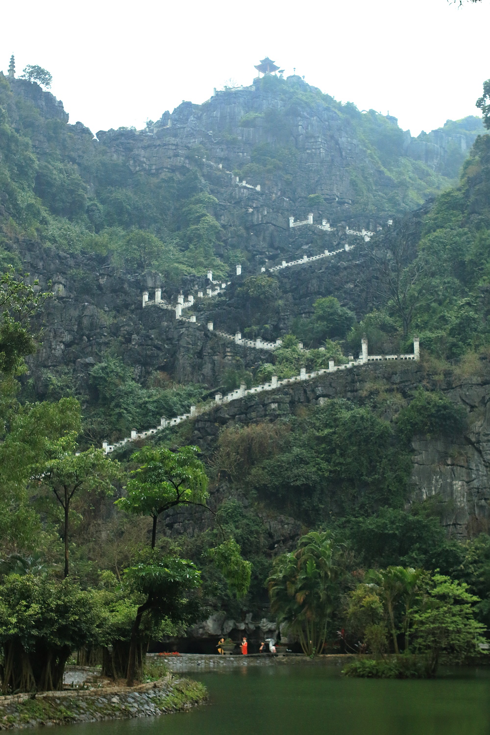 Ninh Binh Sárkány lépcső